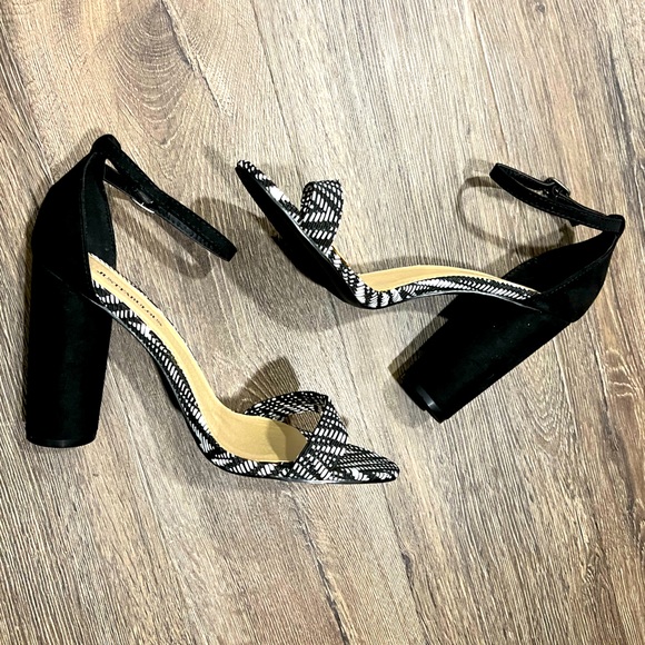 JustFab Black & White Ankle Strap Block Heels - Picture 2 of 8